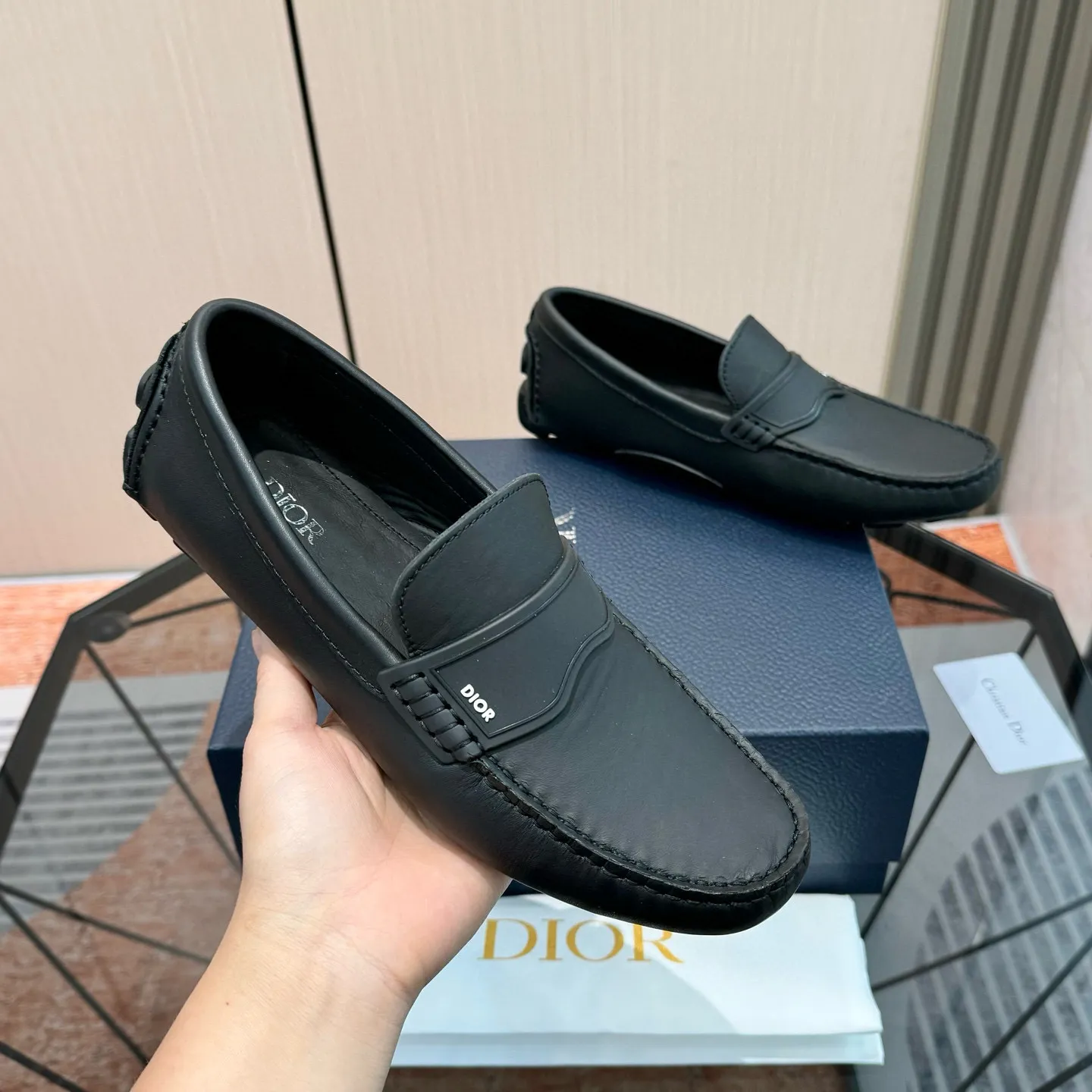 Men's shoes: 580💰 (Niu Li) (Dior Doudou shoes) Exclusive new model Official website new model The upper is made of high-quality imported calf, the color is delicate, and the luxurious texture flows. Tailor-made for exquisite men, creating a noble aura. Delicate and smooth lines. Cowhide lining. Size: 38-44, 45 customized. Outdoor driving shoes for experienced drivers🚗